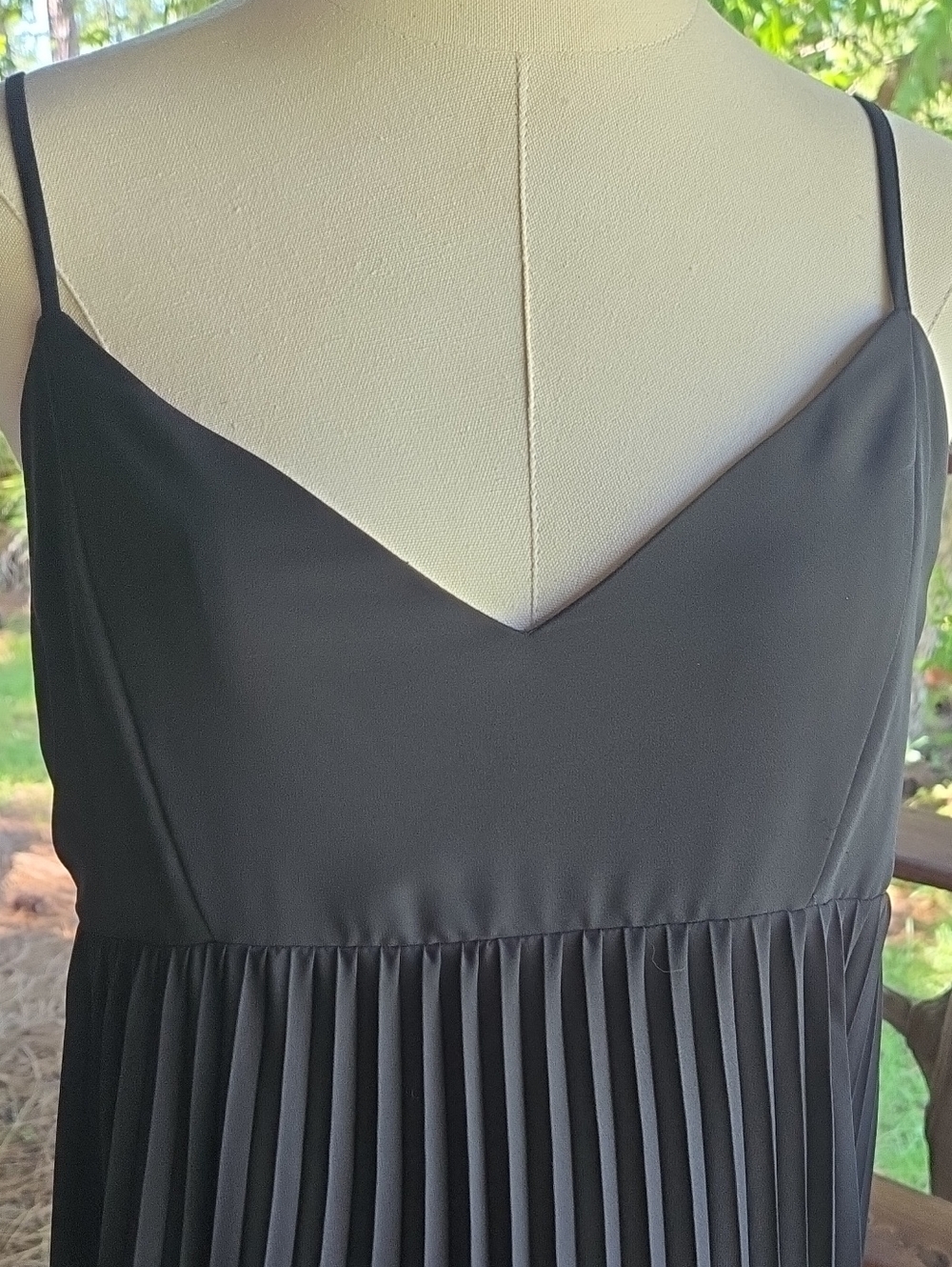 Express Black Empire Waist Pleated Lower Maxi Dress Size Medium - Picture 3 of 11